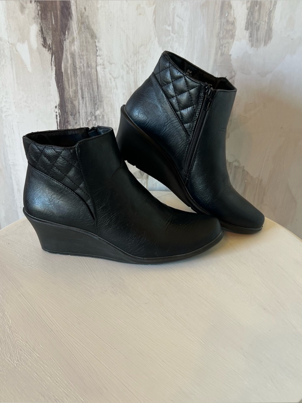 Easy Street Black Booties Women's Size 8.5